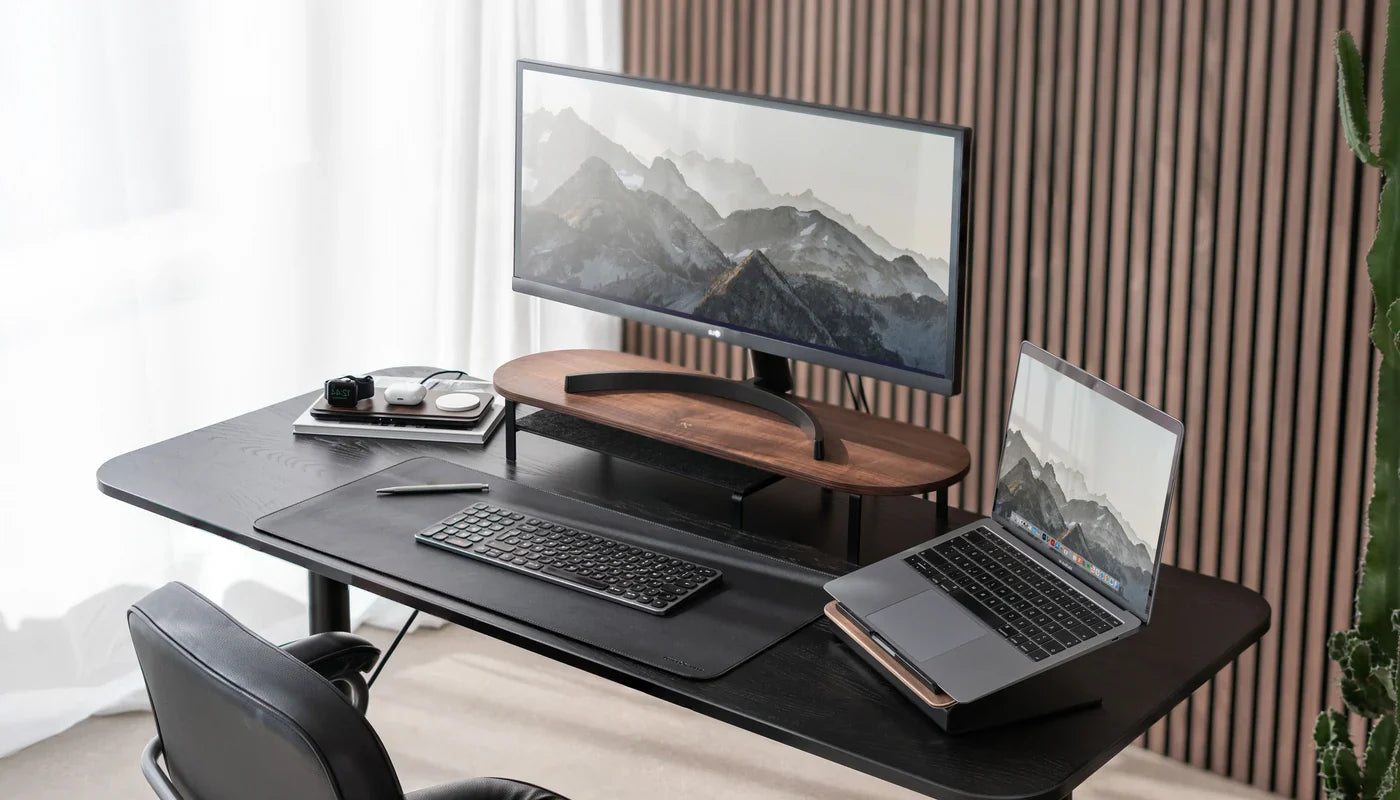 Desk with monitor deals hutch