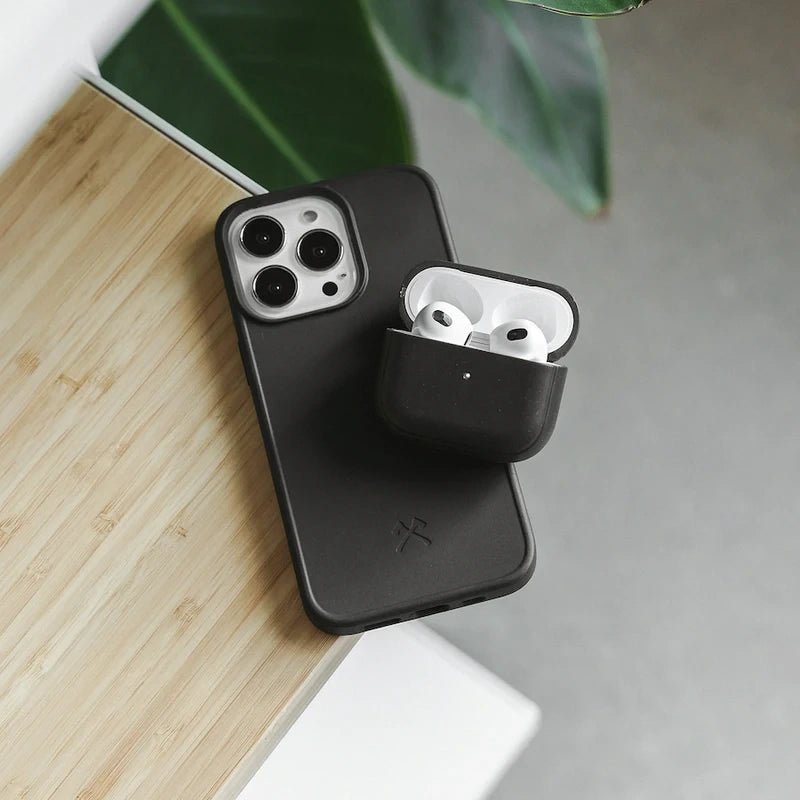 IPhone 14 Pro cell phone case sustainable black