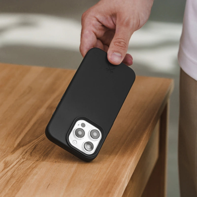 Iphone 15 sustainable organic phone case black