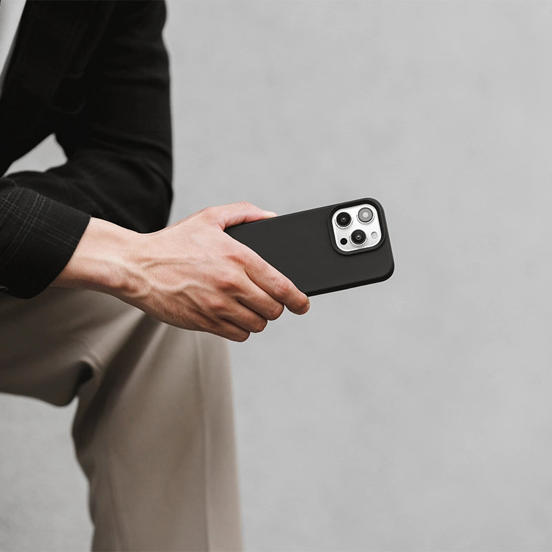 Iphone 15 sustainable organic phone case black