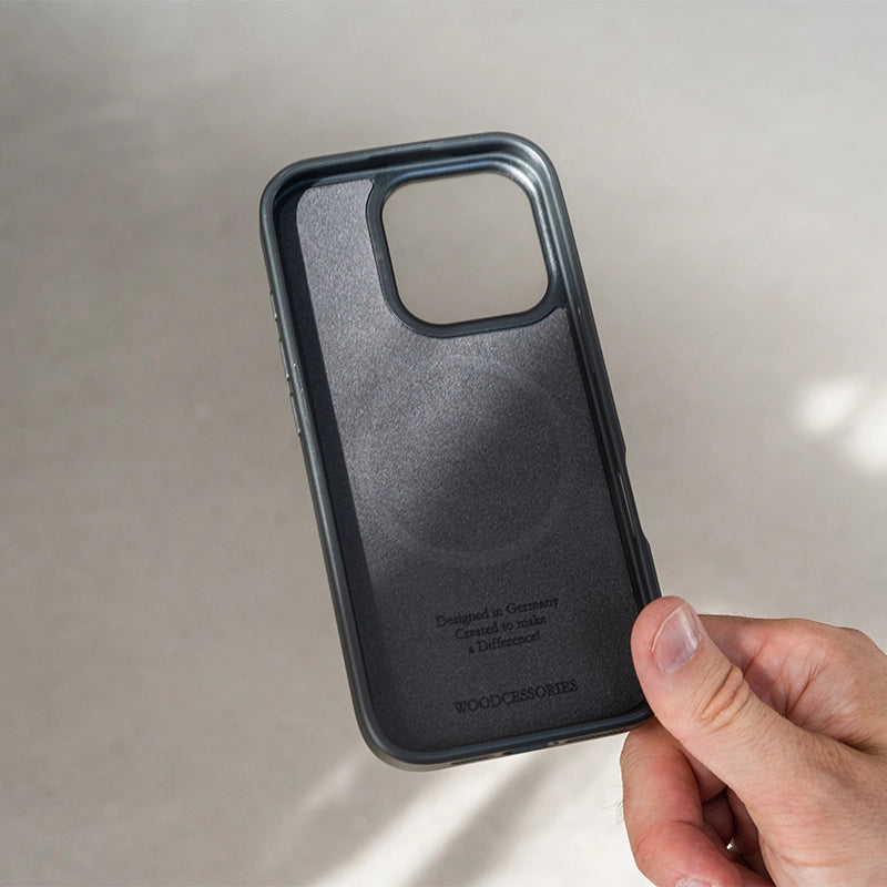 iPhone 17 Pro Case Walnut