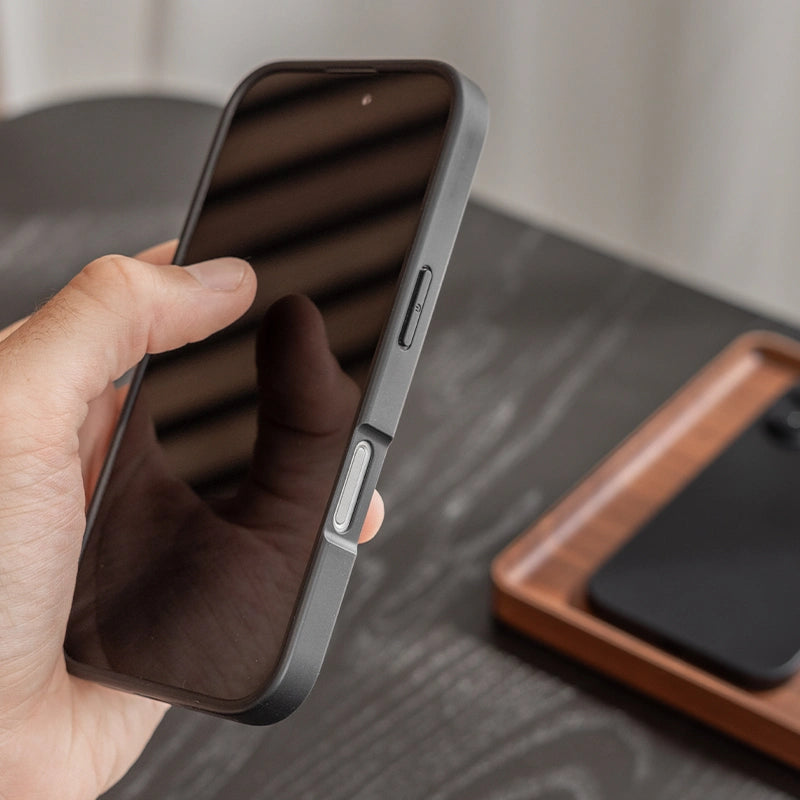 iPhone 17 Pro Case Walnut