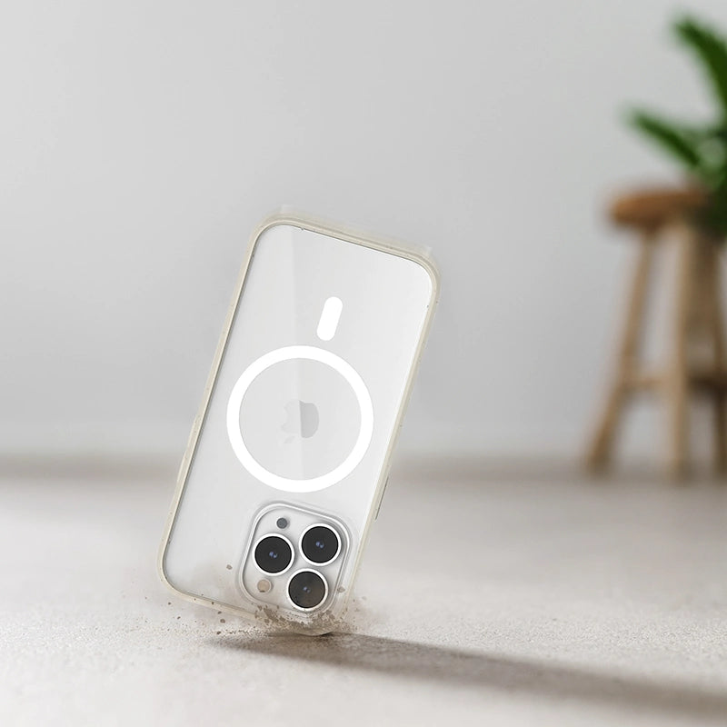 Iphone 14 Pro clear MagSafe case white/ clear