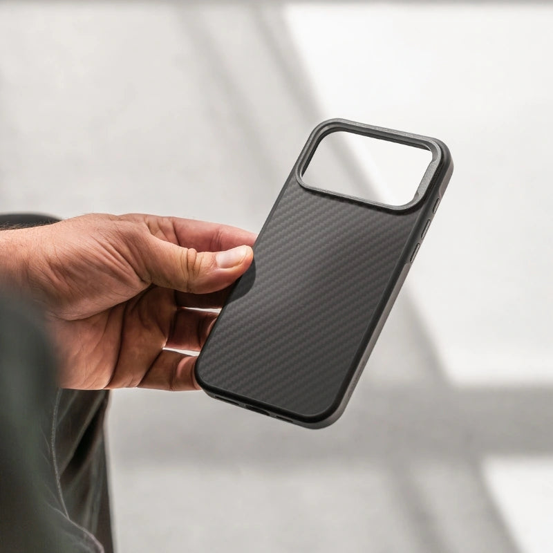 iPhone 17 Pro Carbon Case MagSafe