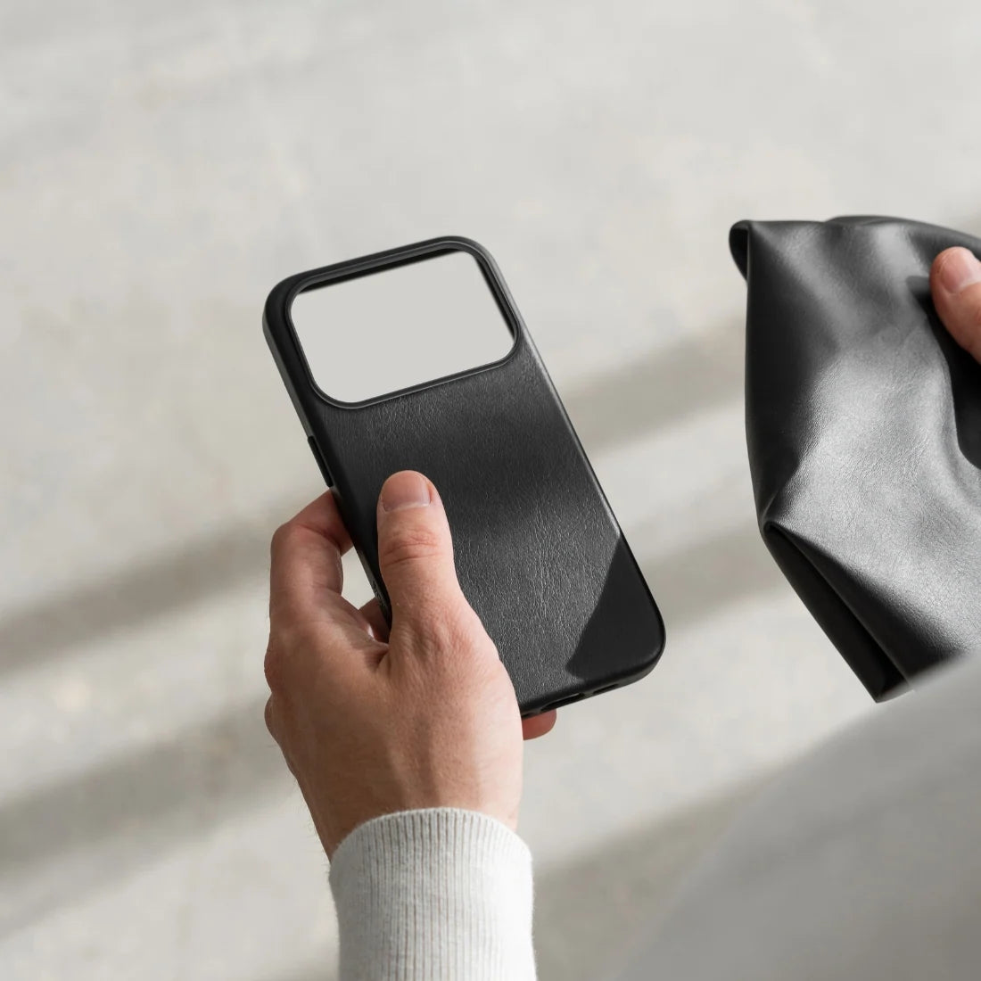 iPhone 17 Pro Max Case Leather Vegan