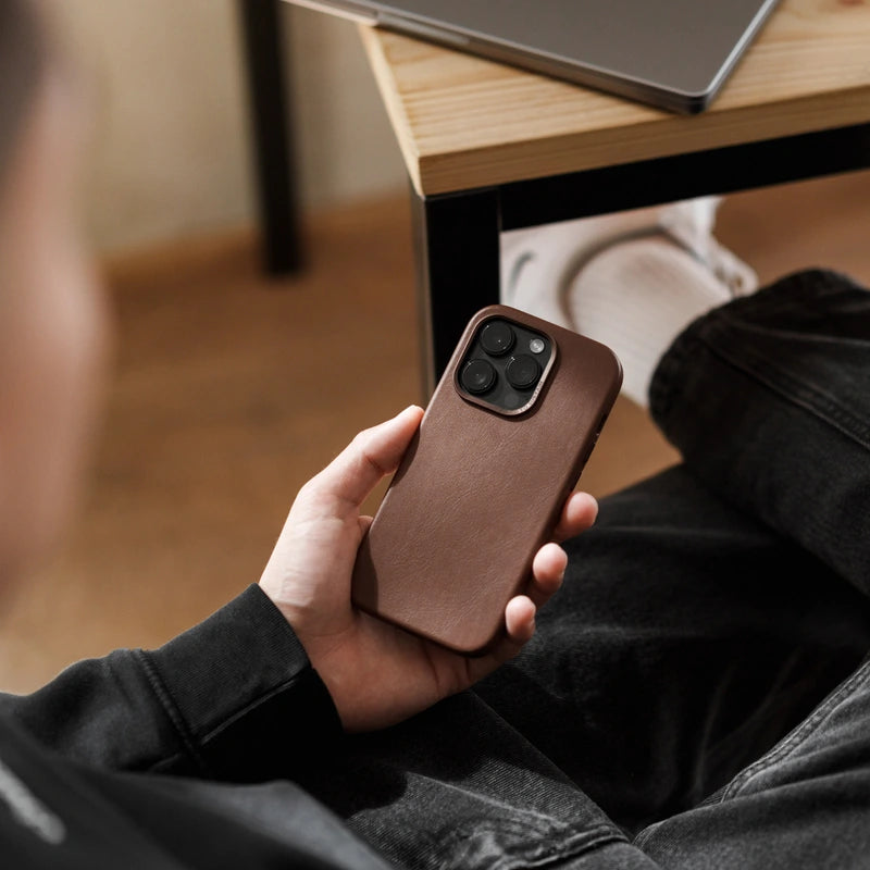Vegan Leather Case iPhone 14 Pro Brown