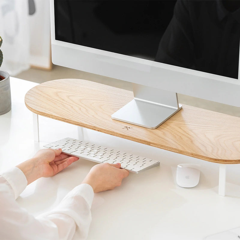 Monitor elevation from oak