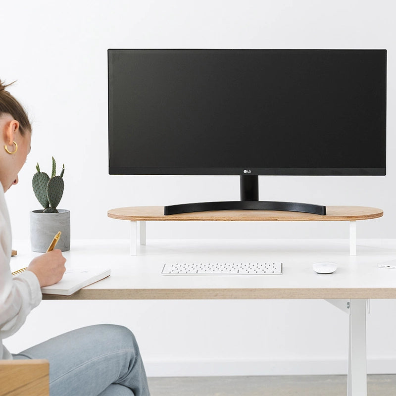 Monitor elevation from oak