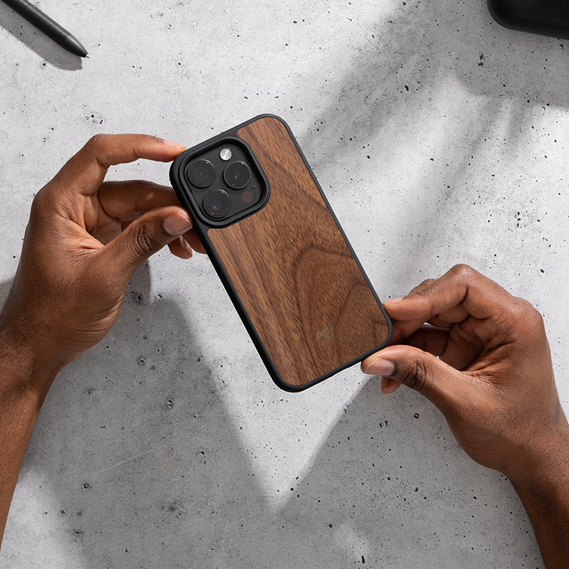 iPhone 17 Pro Max Case Walnut