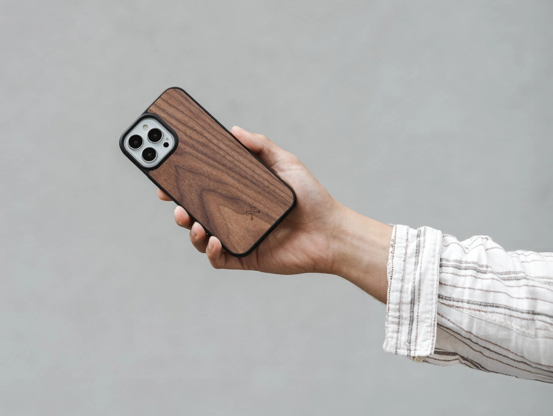 iphone 15 bumper phone case wood walnut