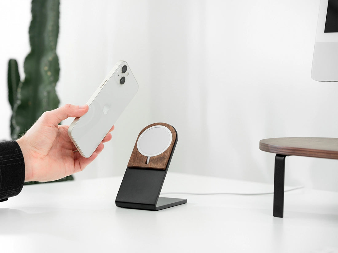 Wood MagSafe Charger Stand, Toast