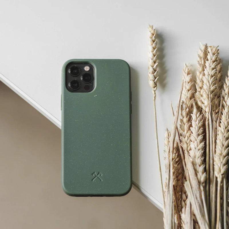 iPhone 12 / 12 Pro phone case sustainable night green