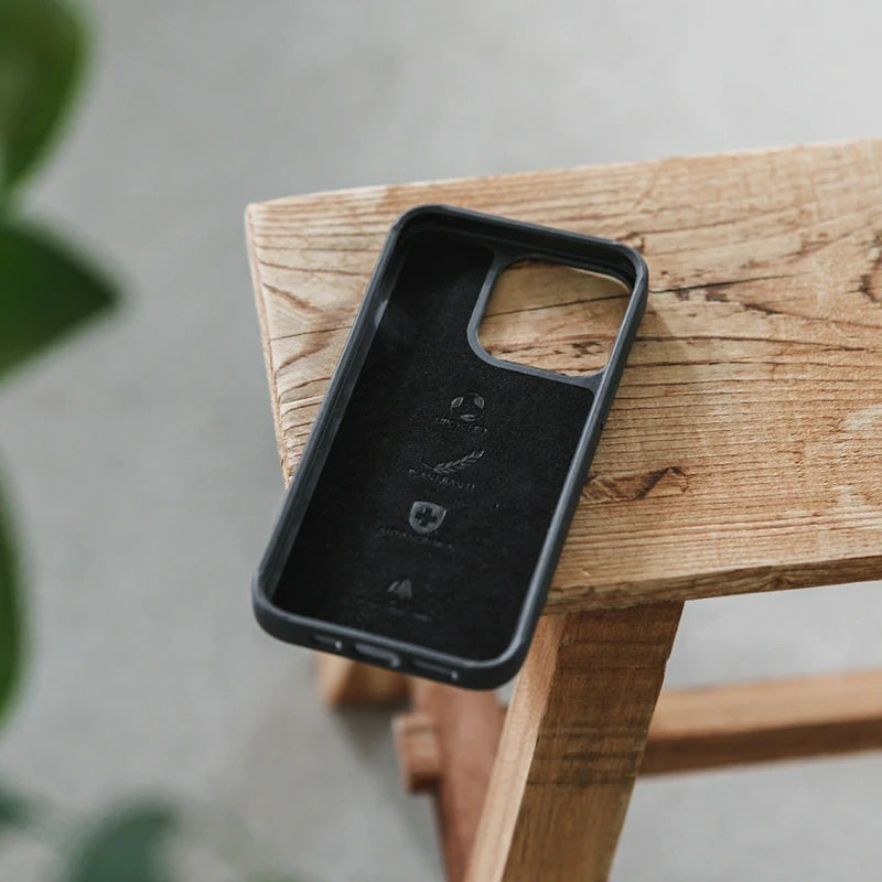 IPhone 14 Pro cell phone case sustainable black