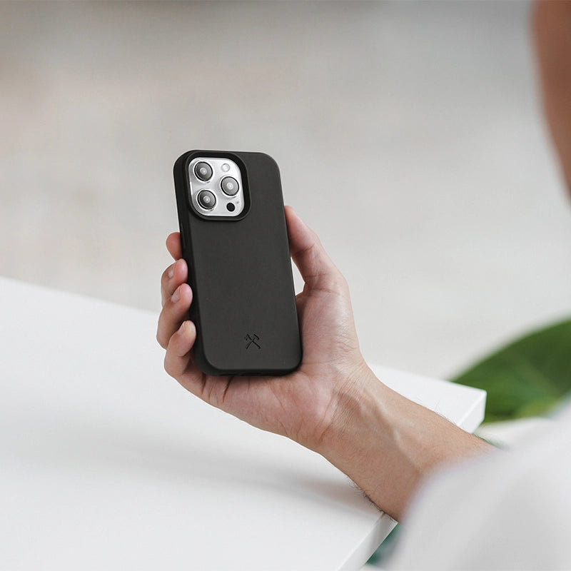 iPhone 15 Pro Leather Case  Black (MagSafe Compatible) - SANDMARC