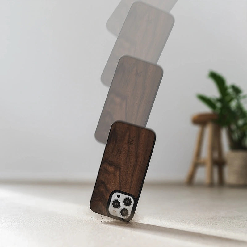 Iphone 15 Pro Max wood MagSafe phone case
