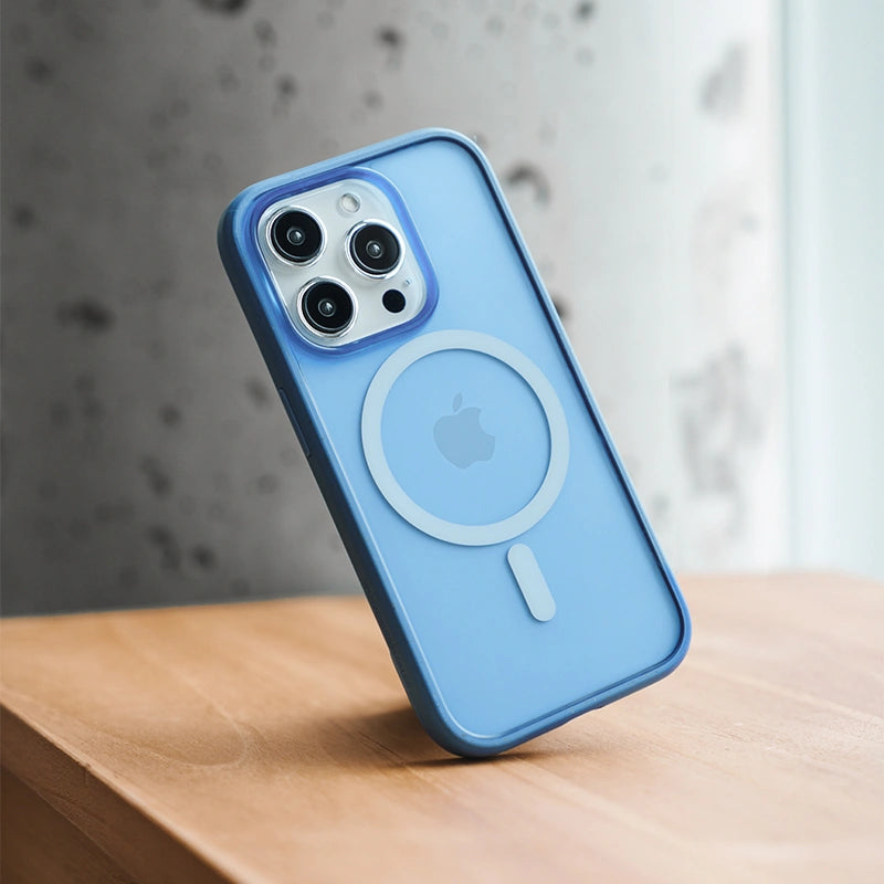iPhone 15 Pro Clear case MagSafe blue/matt